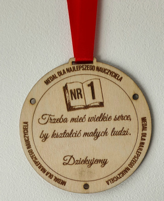 Medal prezent dla nauczyciela na dzień Nauczyciela