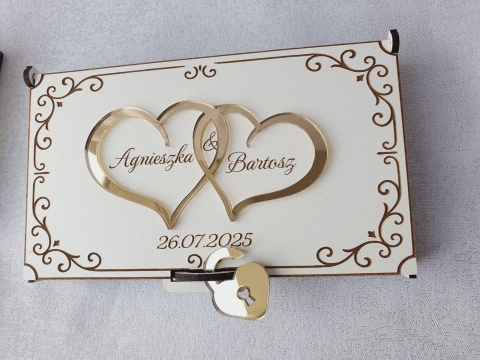 Białe pudełko na pieniądze z akrylowym akcentem Białe pudełko na pieniądze z akrylowym akcentem