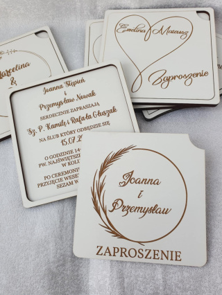 Drewniane otwierane zaproszenie ślubne z grafiką i grawerem