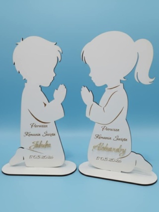 Ozdoba Kościoła Postacie modlące się dzieci - chłopiec i dziewczynka z imieniem i datą uroczystości